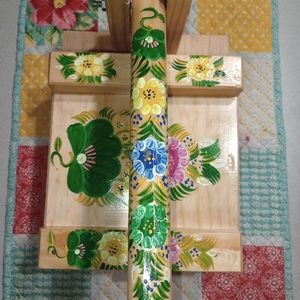 Green floral tortilla press
